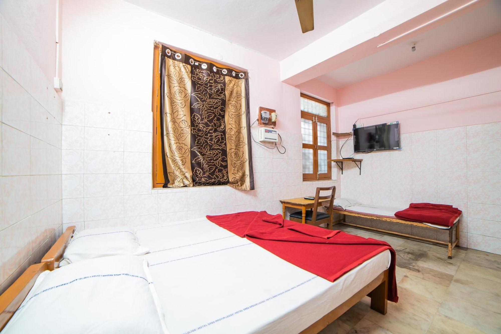 Hotel O Sree Radha Lodge Near Snow World Secunderabad Luaran gambar